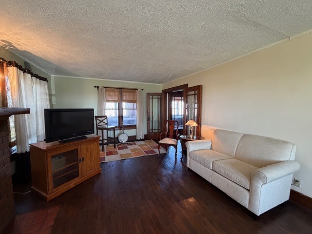 915 E Emery Road, Maroa, IL 61756