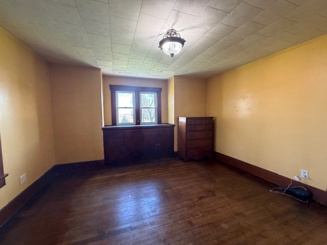 915 E Emery Road, Maroa, IL 61756