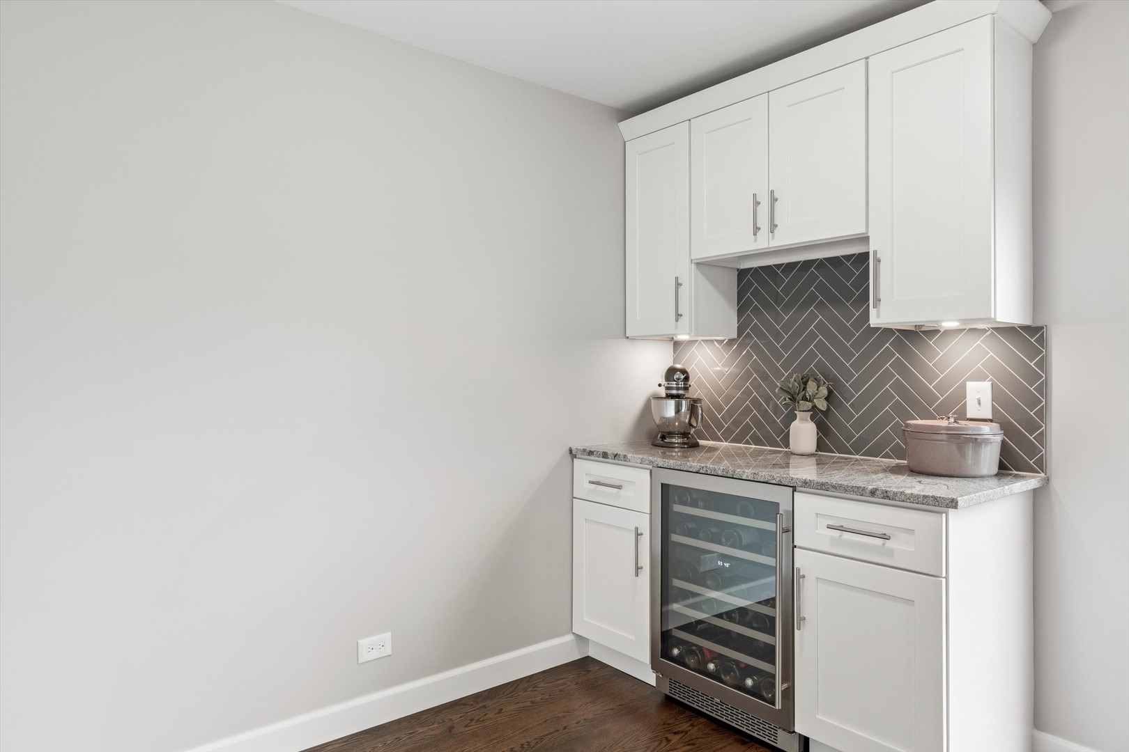 2779 Woodmere Drive #2779, Darien, IL 60561