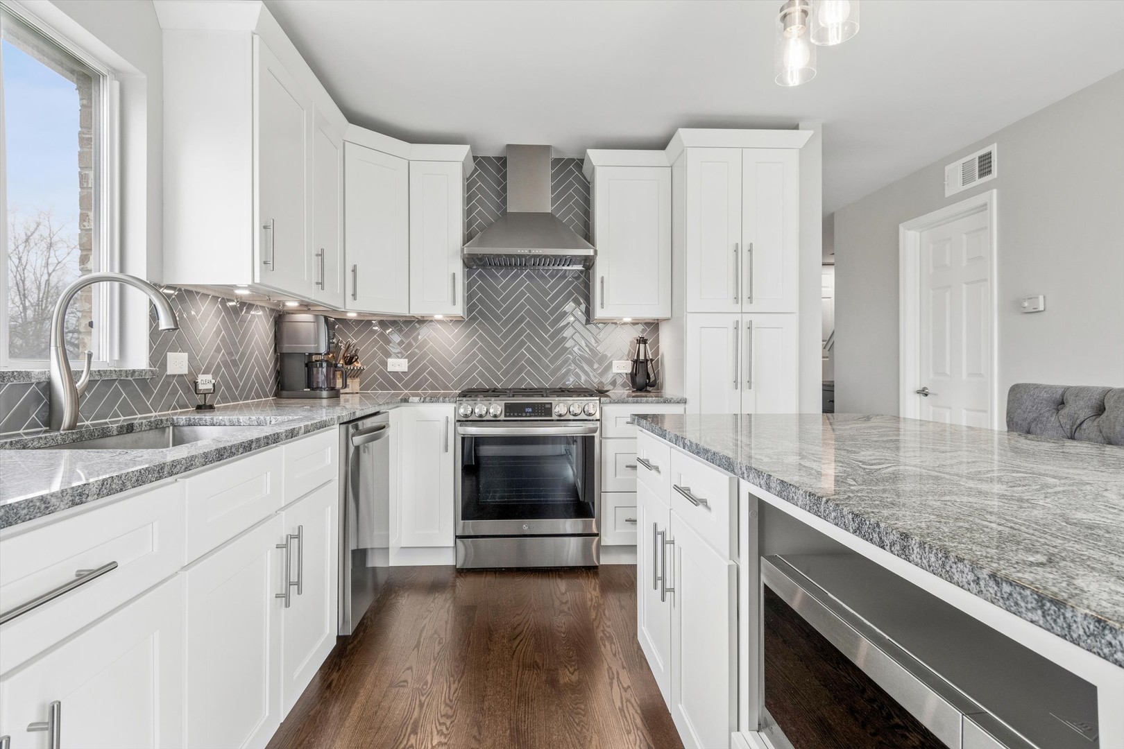 2779 Woodmere Drive #2779, Darien, IL 60561