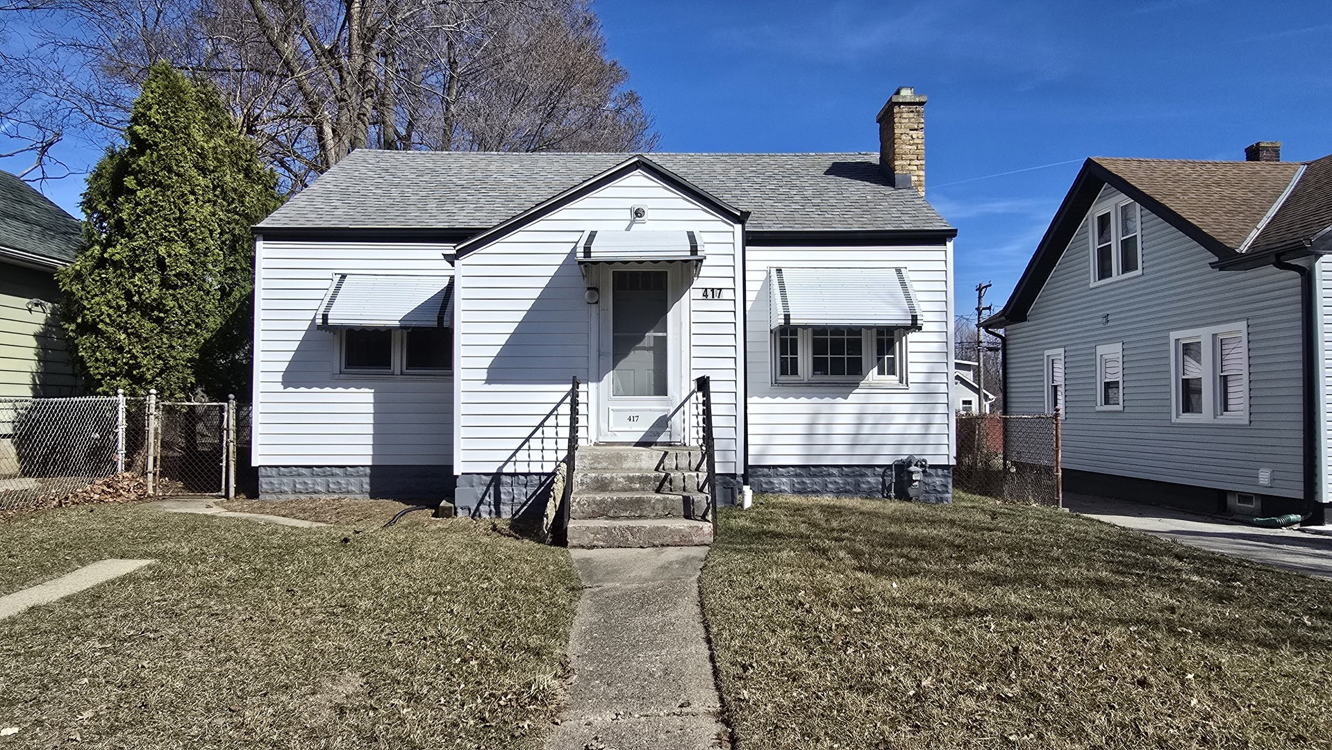 417 S Lewis Avenue, Waukegan, IL 60085