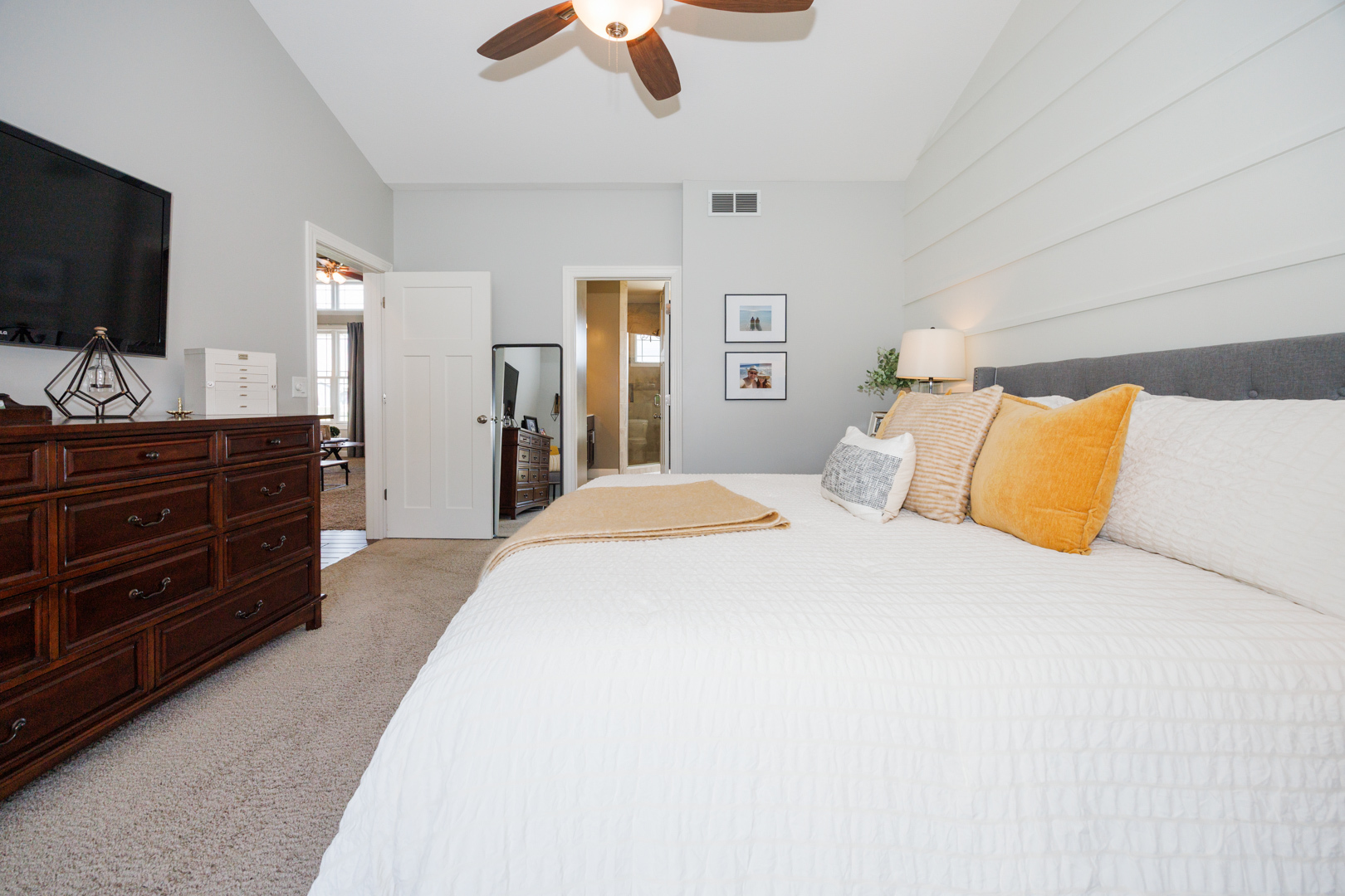 114 Mallard Way, Hudson, IL 61748