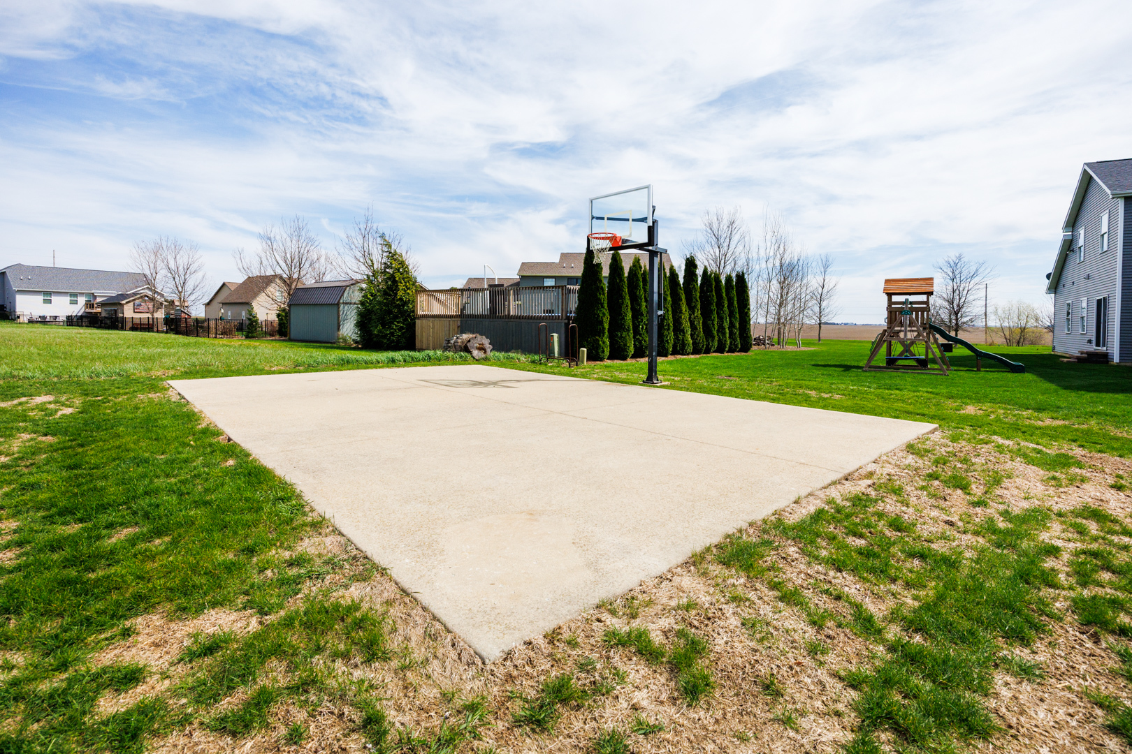 114 Mallard Way, Hudson, IL 61748