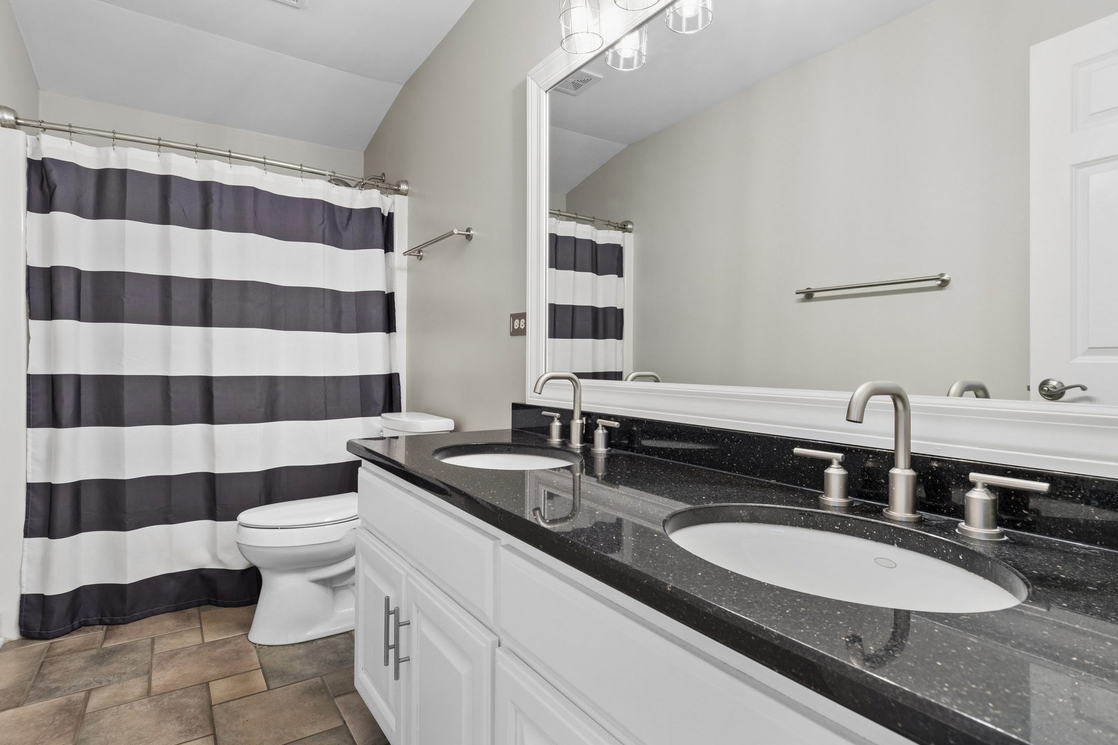 15206 S Lincolnway Circle, Plainfield, IL 60544