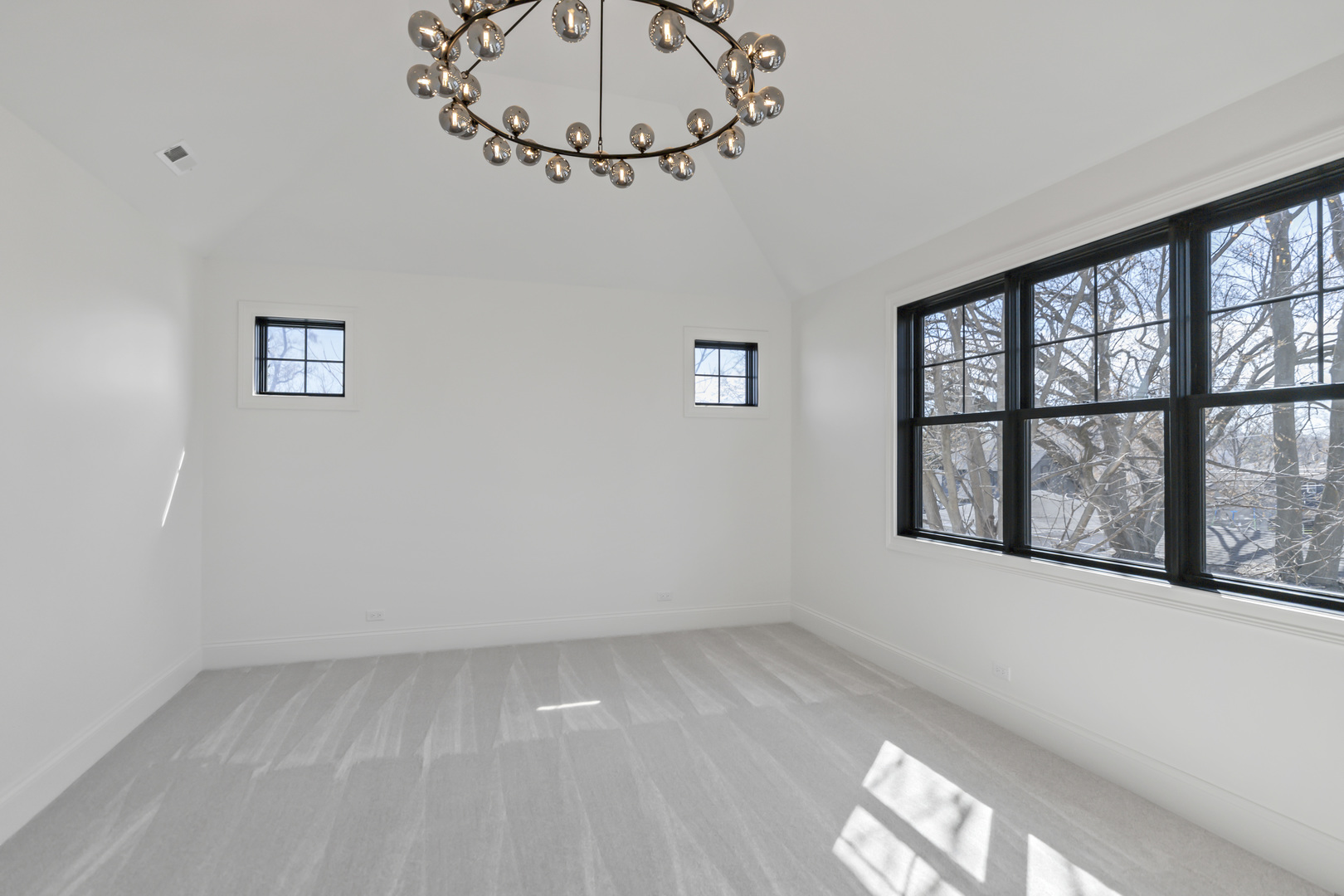 170 W Armitage Avenue, Elmhurst, IL 60126