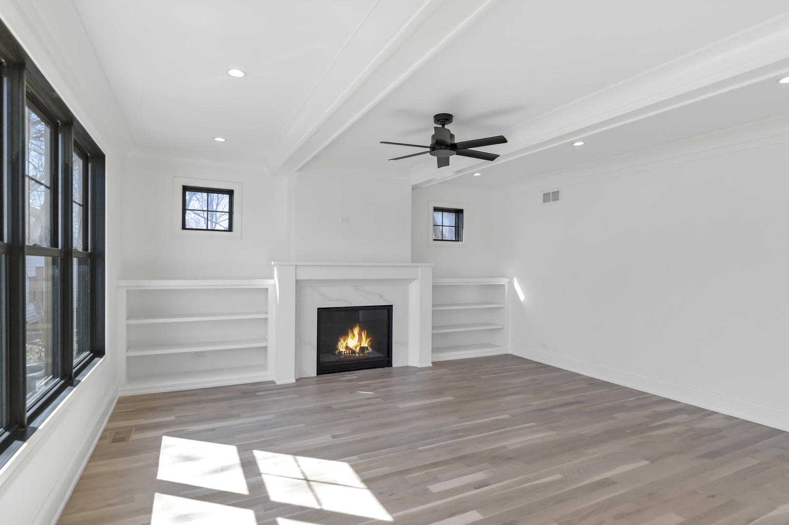 170 W Armitage Avenue, Elmhurst, IL 60126