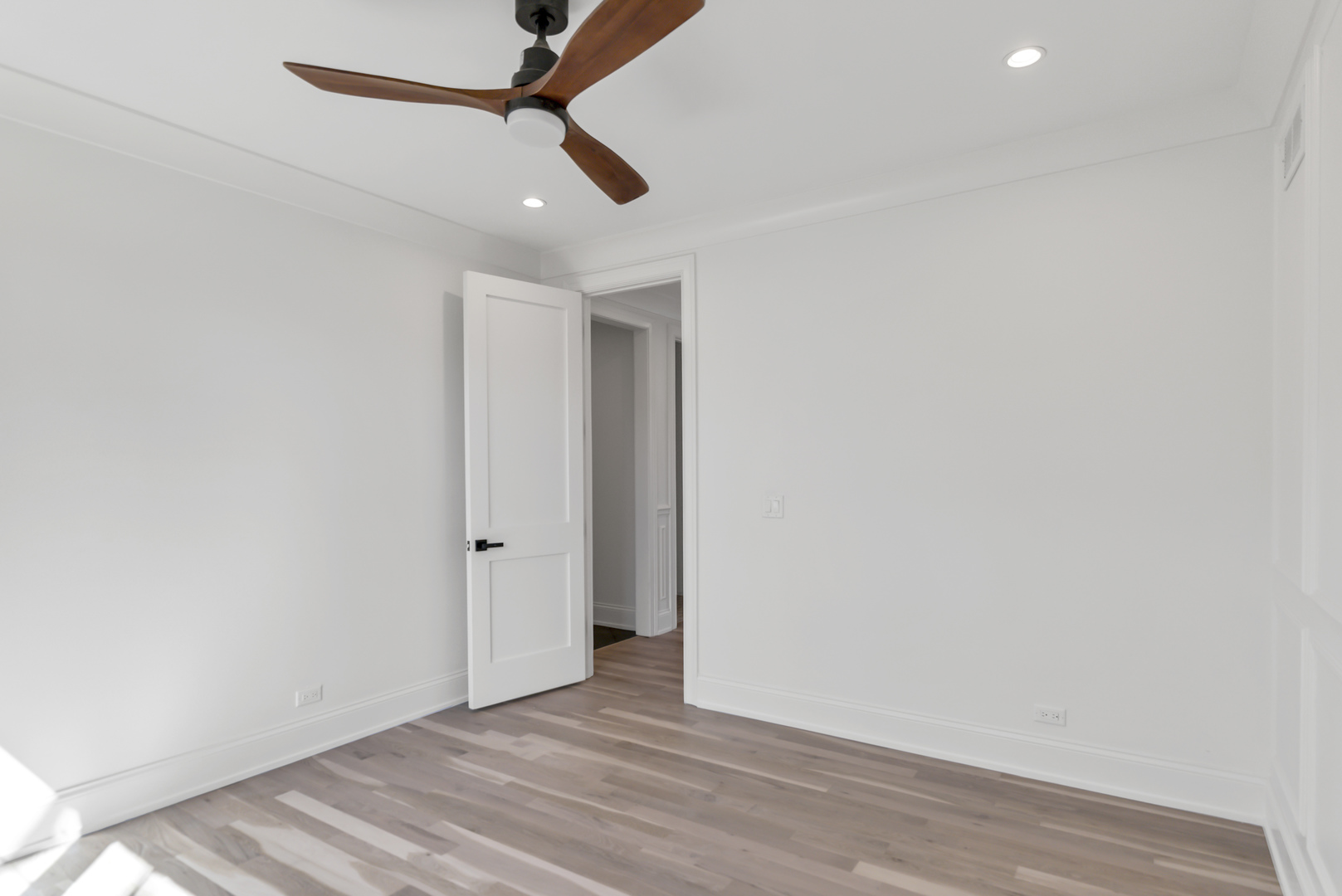 170 W Armitage Avenue, Elmhurst, IL 60126