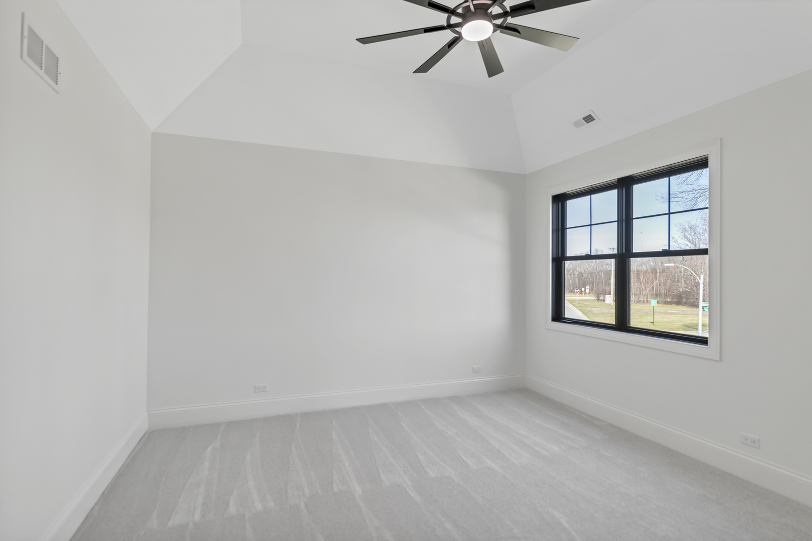 170 W Armitage Avenue, Elmhurst, IL 60126