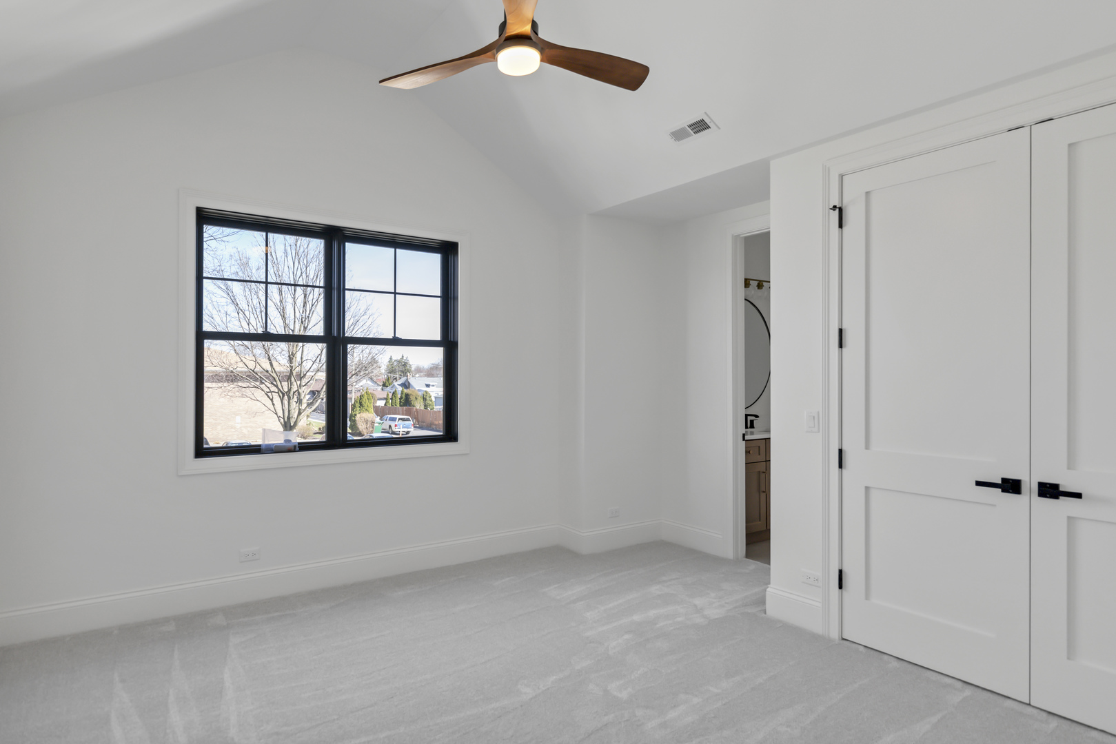 170 W Armitage Avenue, Elmhurst, IL 60126