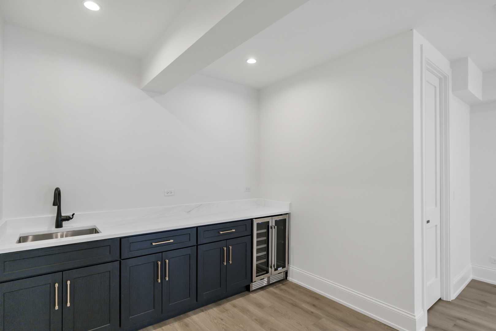 170 W Armitage Avenue, Elmhurst, IL 60126