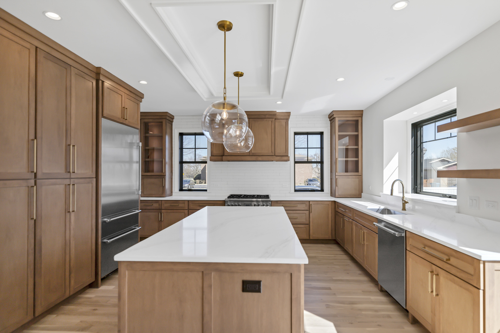 170 W Armitage Avenue, Elmhurst, IL 60126