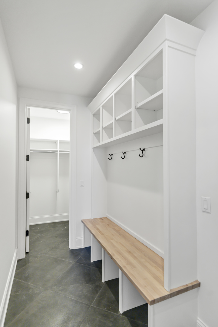 170 W Armitage Avenue, Elmhurst, IL 60126