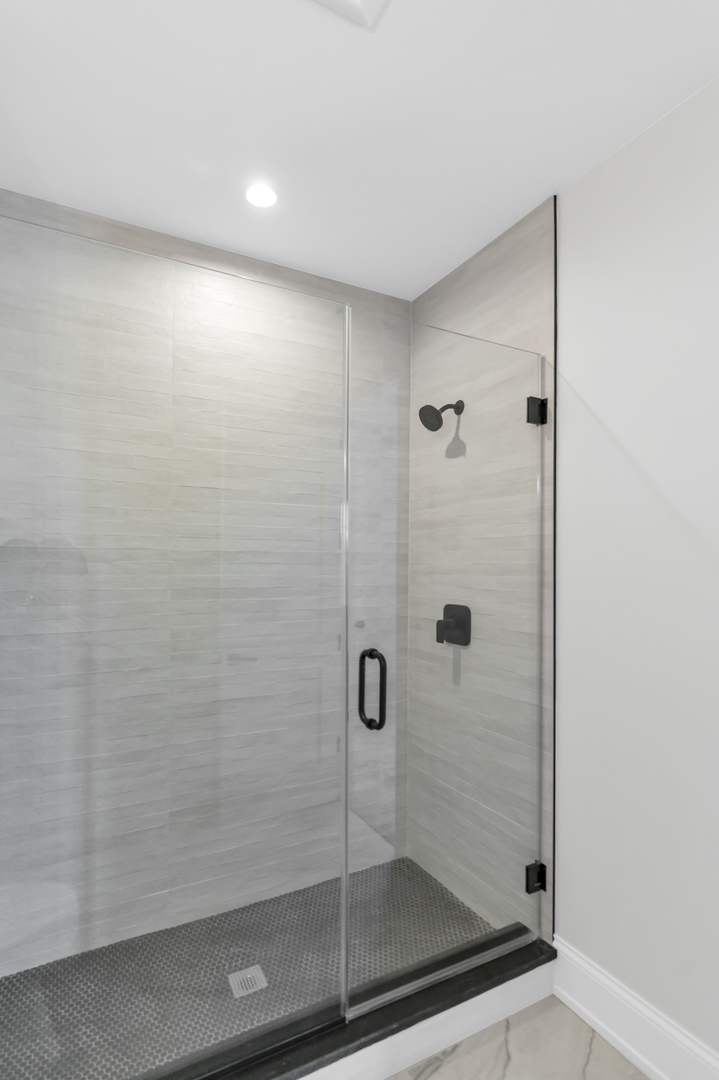 170 W Armitage Avenue, Elmhurst, IL 60126