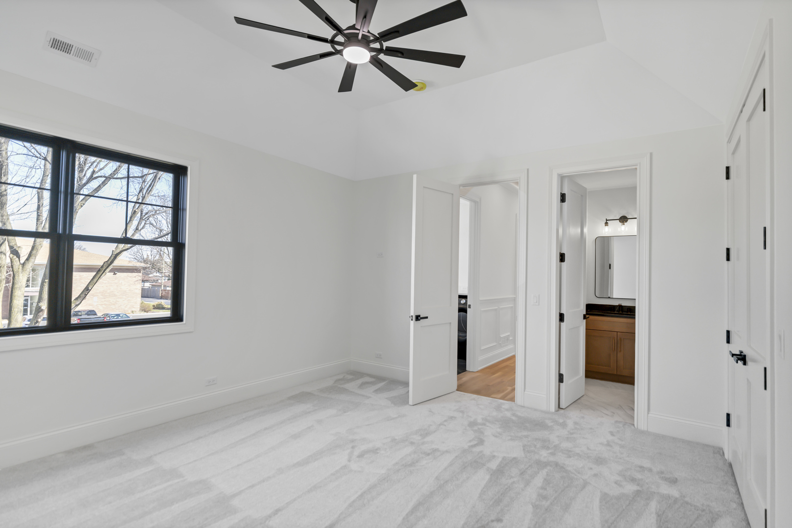 170 W Armitage Avenue, Elmhurst, IL 60126