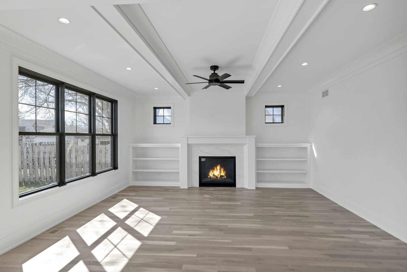 170 W Armitage Avenue, Elmhurst, IL 60126