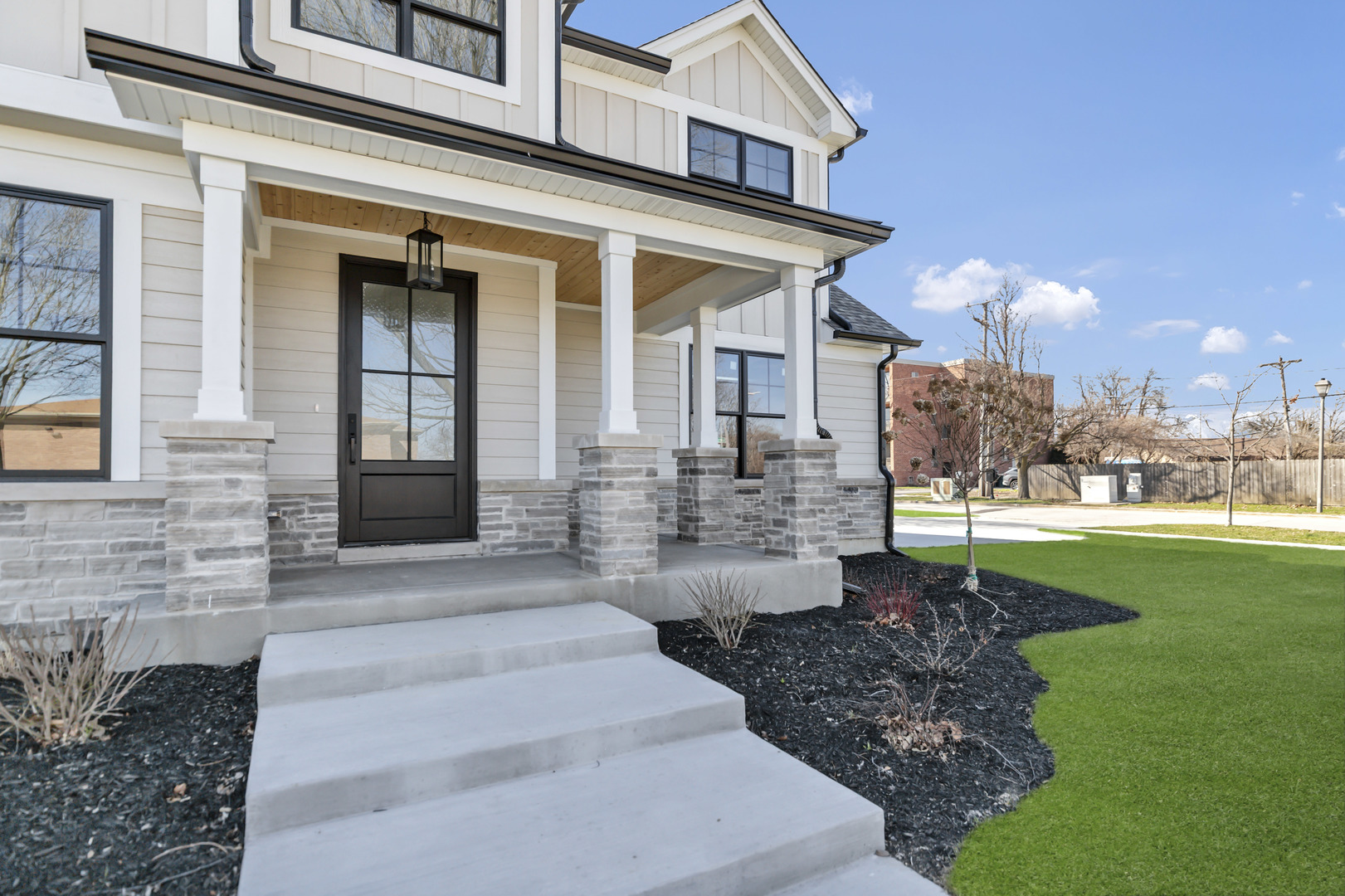 170 W Armitage Avenue, Elmhurst, IL 60126