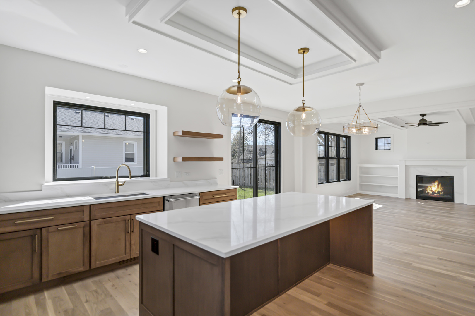 170 W Armitage Avenue, Elmhurst, IL 60126