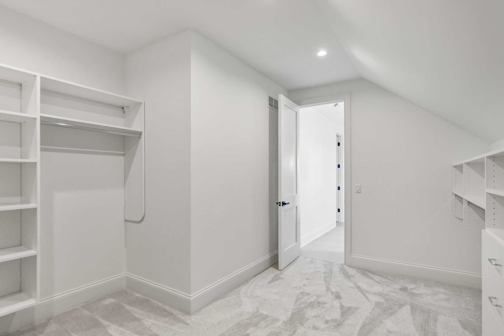 170 W Armitage Avenue, Elmhurst, IL 60126