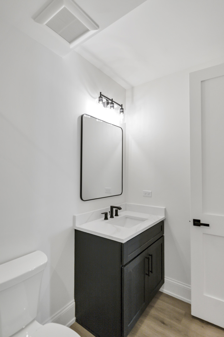 170 W Armitage Avenue, Elmhurst, IL 60126