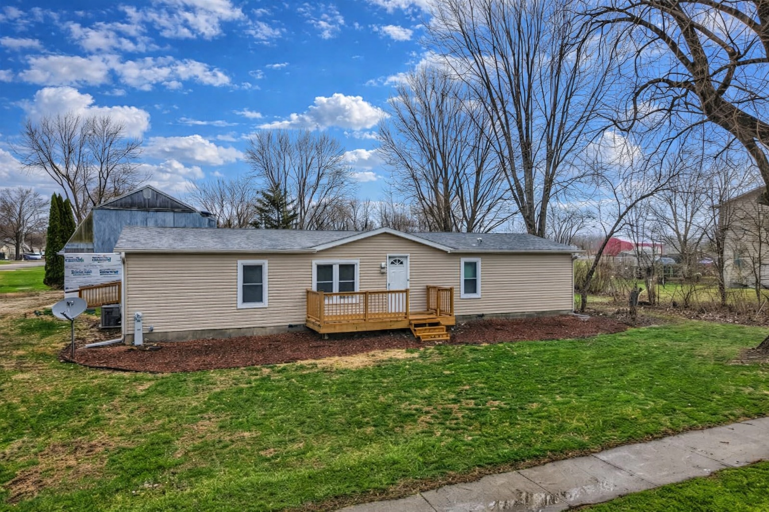 133 South Street, Seneca, IL 61360