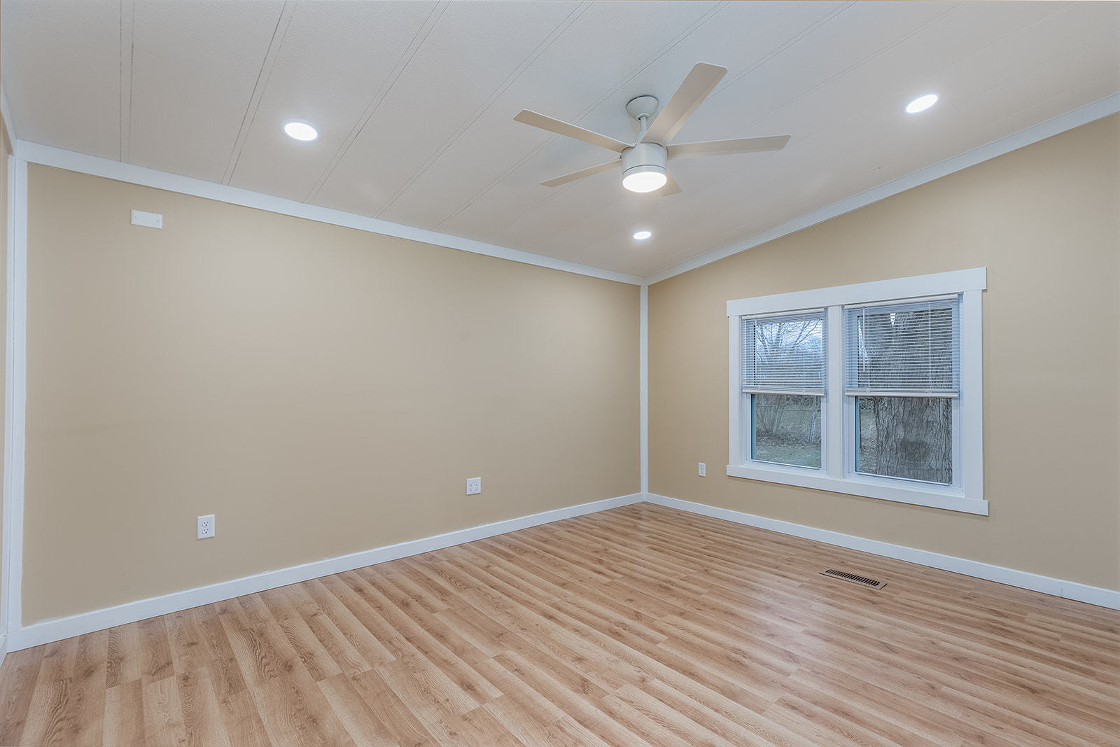 133 South Street, Seneca, IL 61360