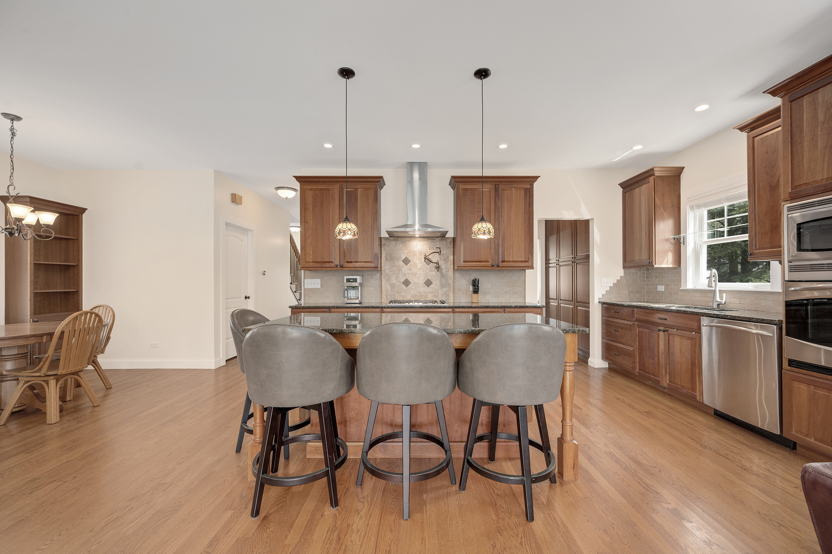 430 S Highland Avenue, Lombard, IL 60148