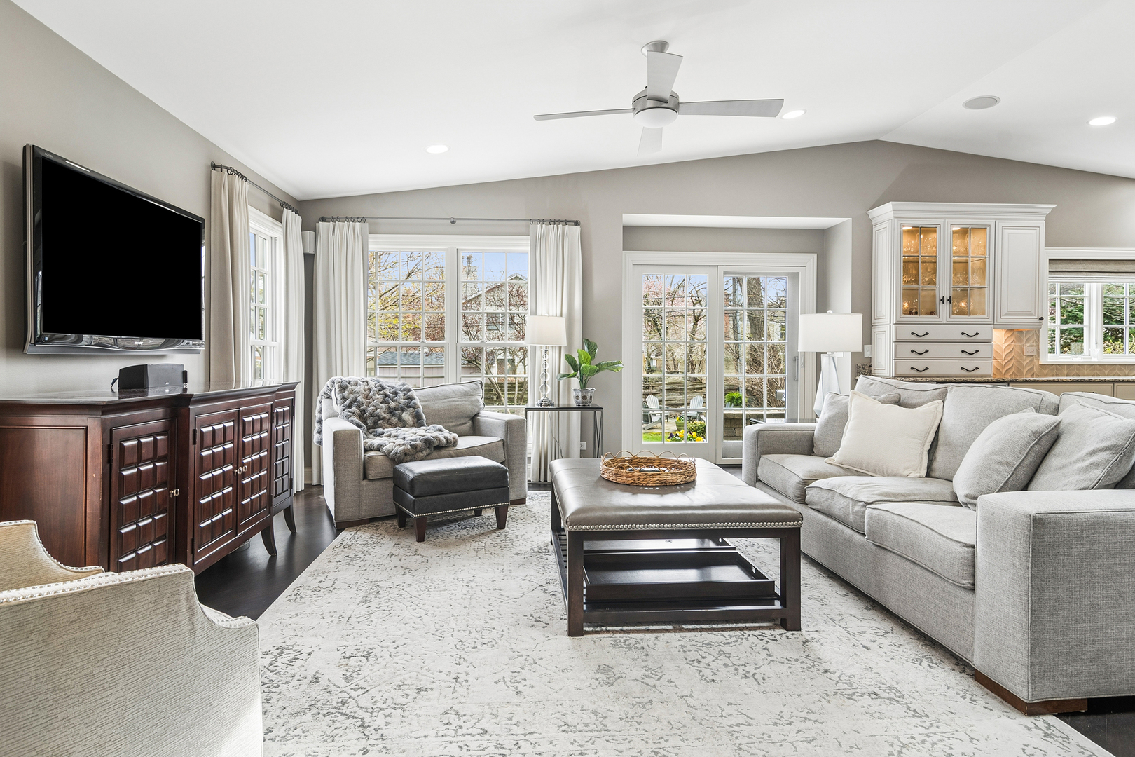 627 S Lincoln Lane, Arlington Heights, IL 60005