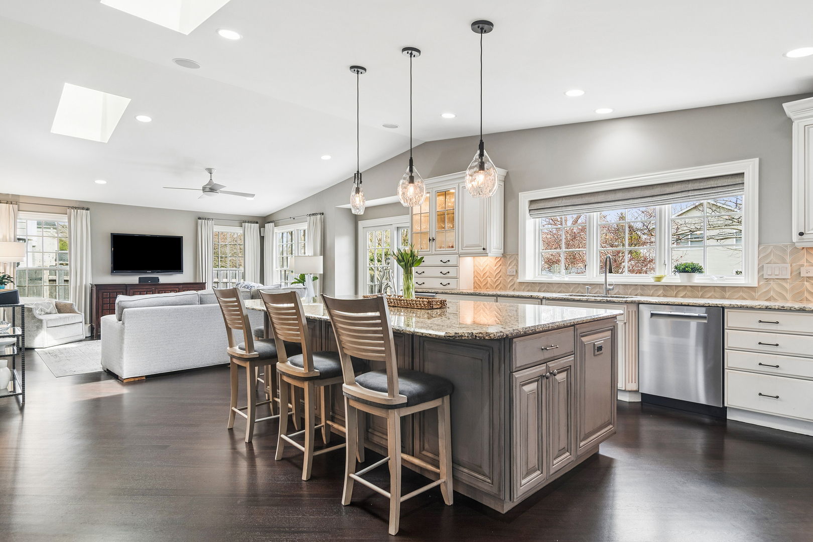 627 S Lincoln Lane, Arlington Heights, IL 60005