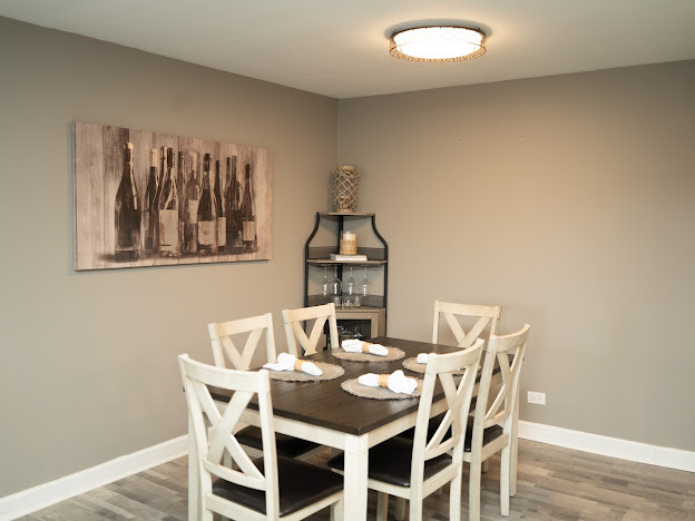 1056 N Mill Street #304, Naperville, IL 60563