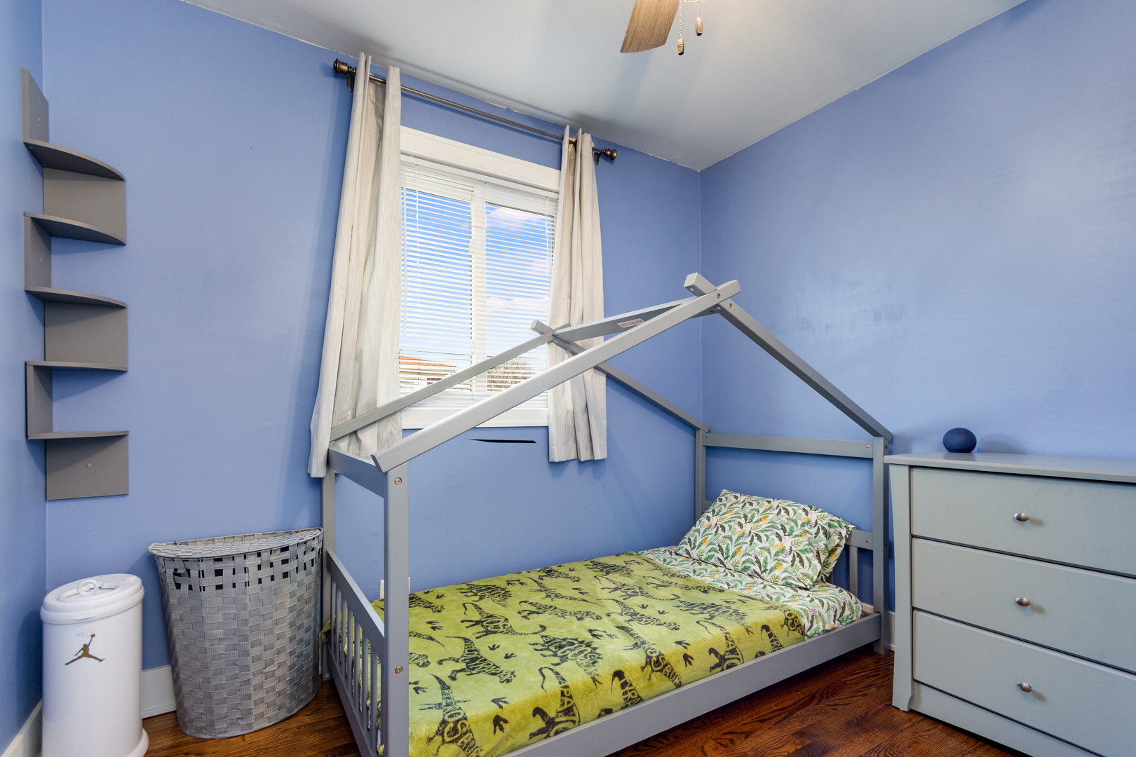 1240 N Boxwood Drive, Mount Prospect, IL 60056