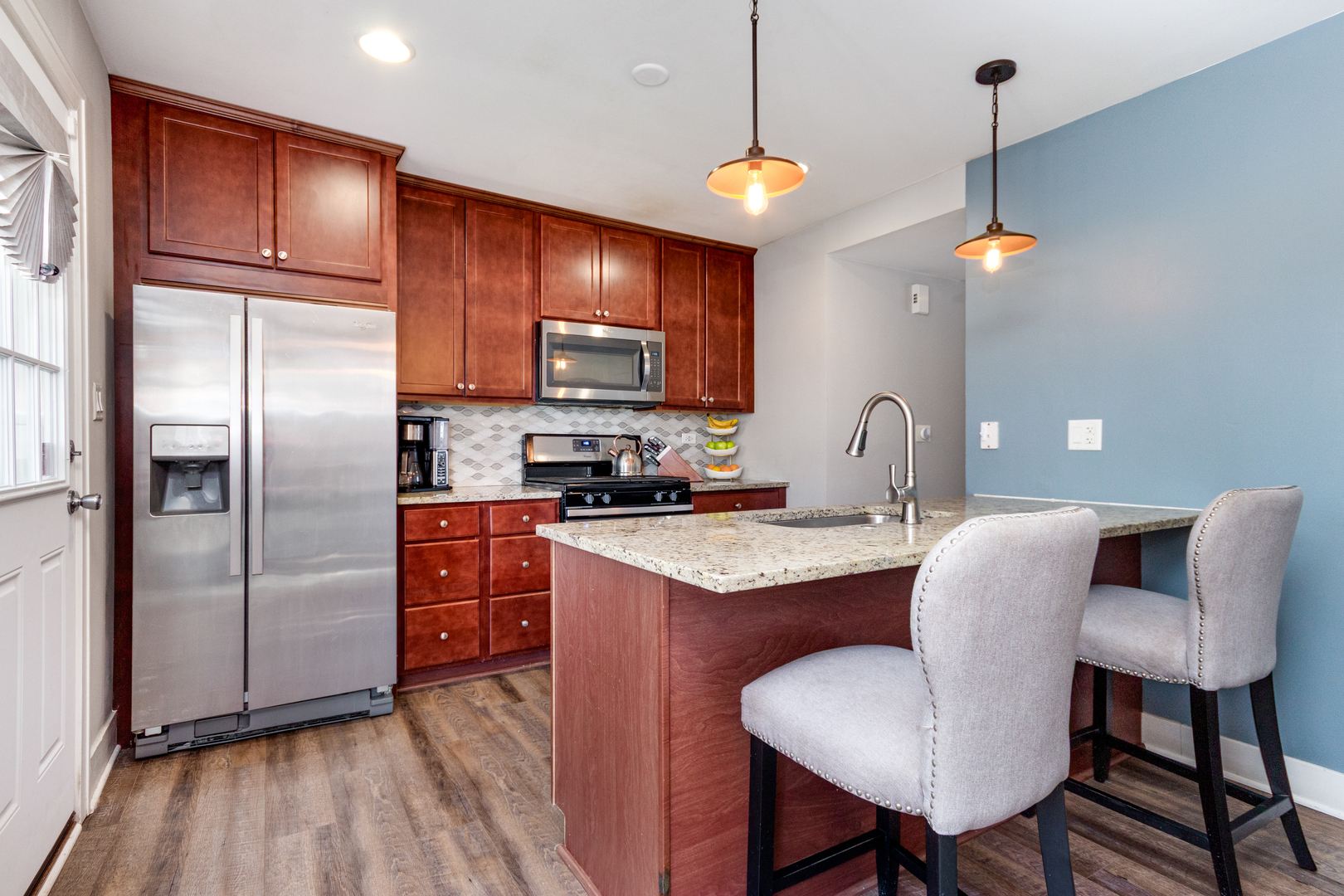 1240 N Boxwood Drive, Mount Prospect, IL 60056