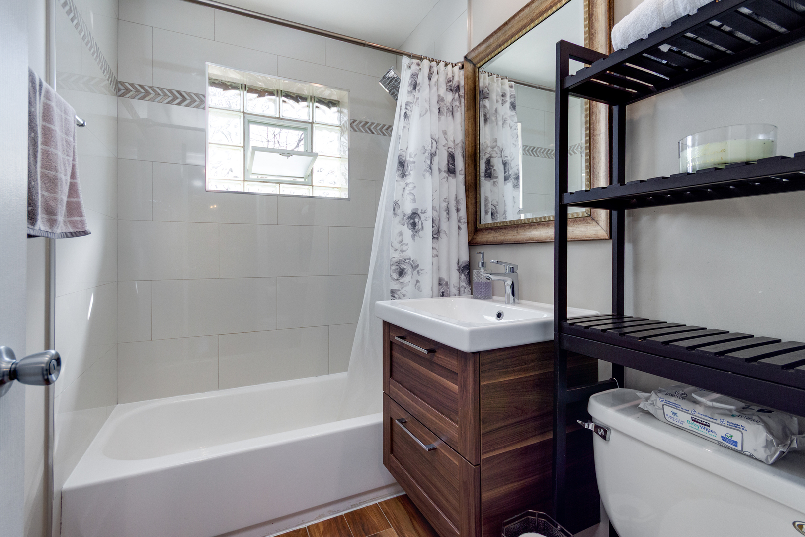 1240 N Boxwood Drive, Mount Prospect, IL 60056