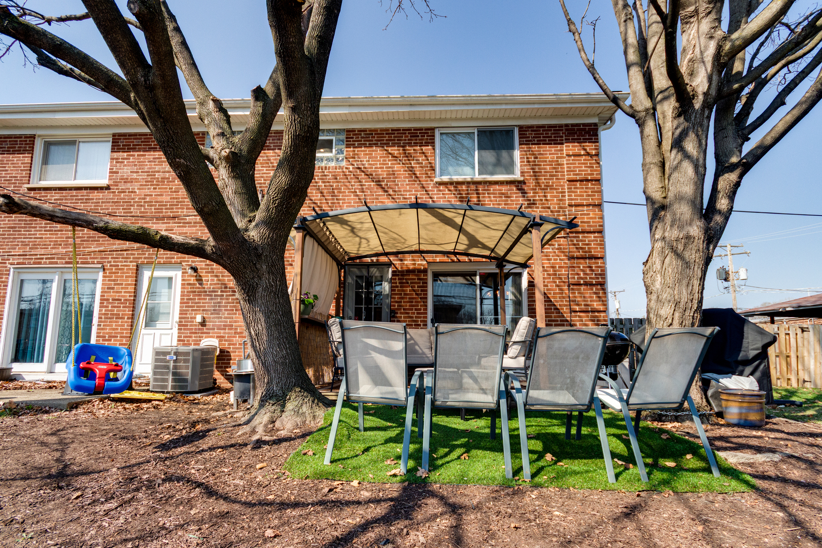 1240 N Boxwood Drive, Mount Prospect, IL 60056