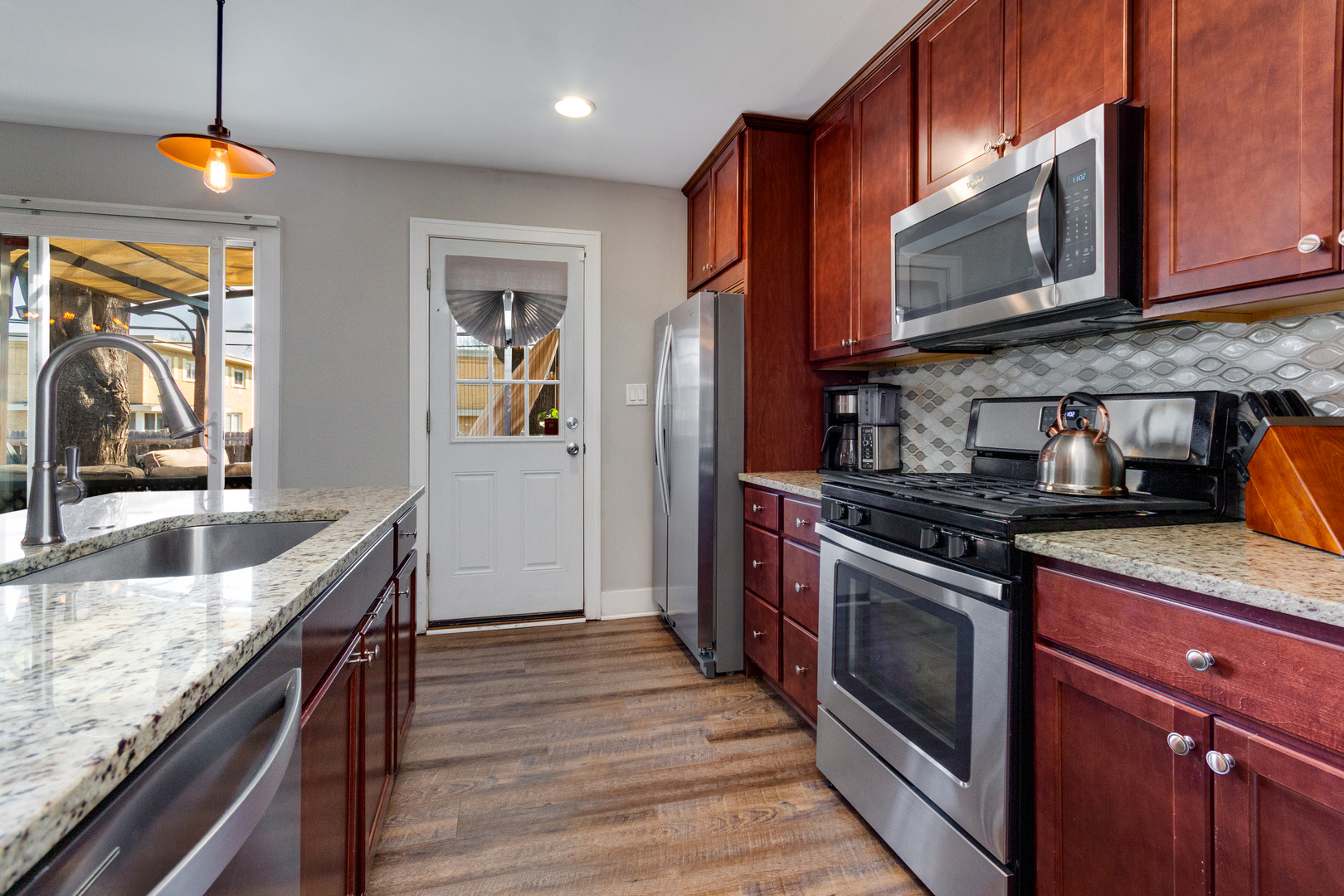 1240 N Boxwood Drive, Mount Prospect, IL 60056