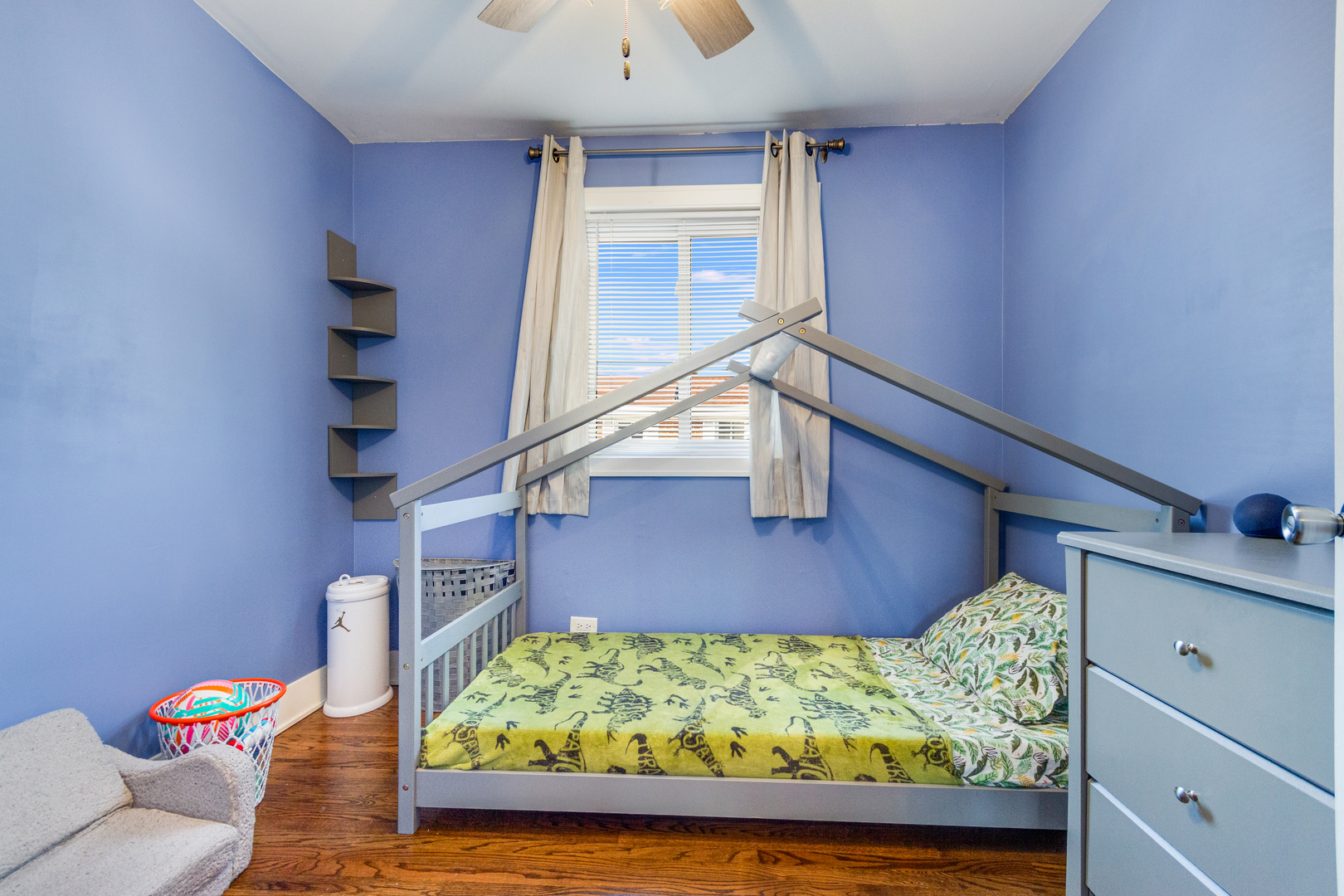 1240 N Boxwood Drive, Mount Prospect, IL 60056