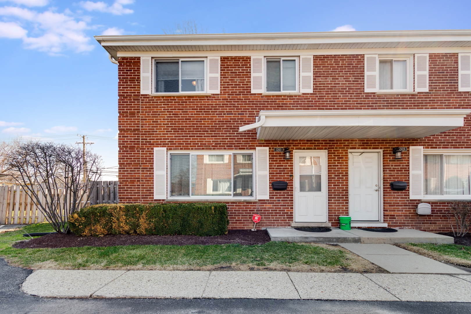 1240 N Boxwood Drive, Mount Prospect, IL 60056