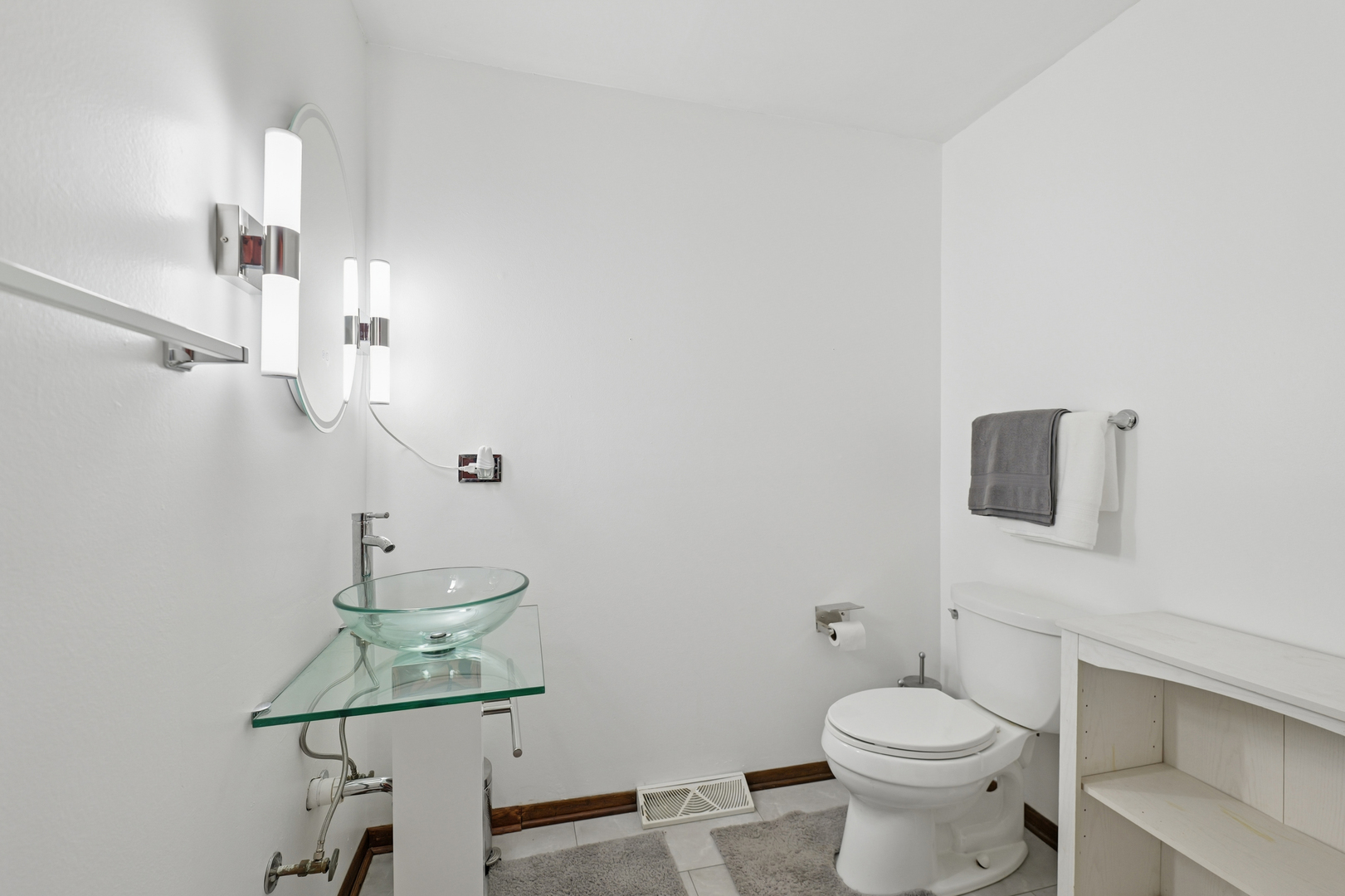 861 Boone Drive, Carol Stream, IL 60188