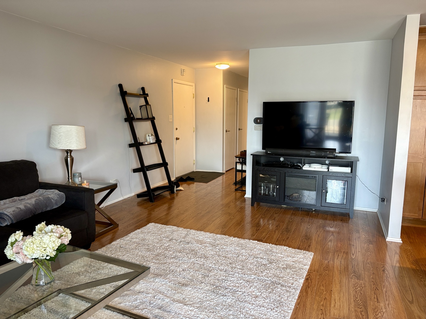 5806A Wolf Road #4, Western Springs, IL 60558