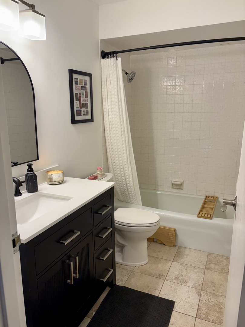 5806A Wolf Road #4, Western Springs, IL 60558