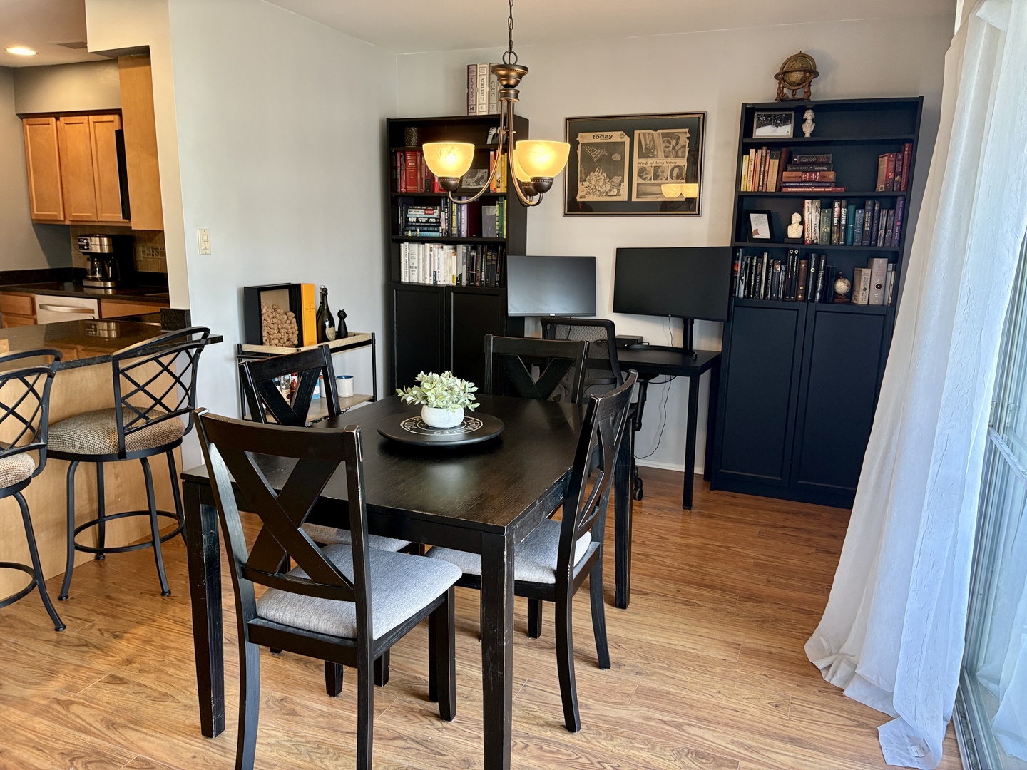 5806A Wolf Road #4, Western Springs, IL 60558