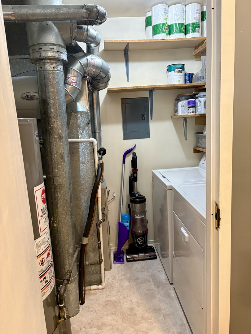 5806A Wolf Road #4, Western Springs, IL 60558