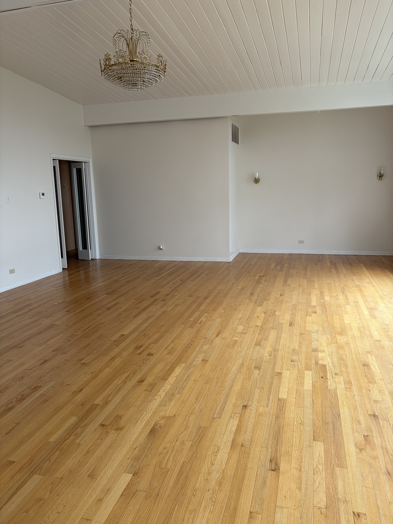 15601 108th Avenue #B, Orland Park, IL 60467