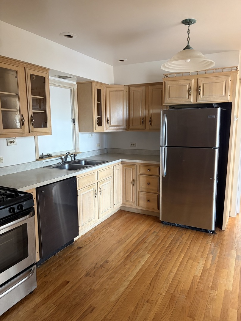 15601 108th Avenue #B, Orland Park, IL 60467