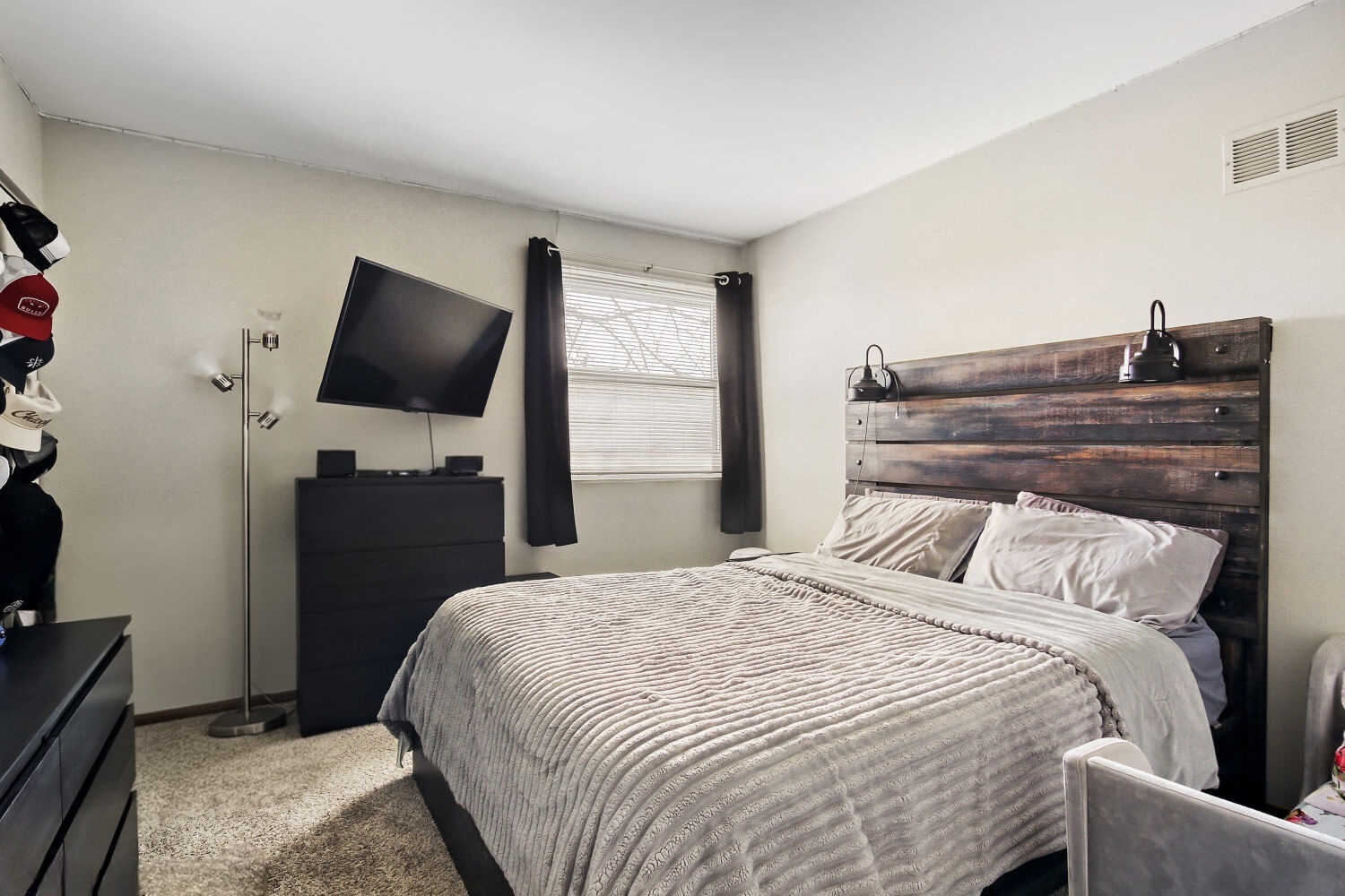 8475 162nd Place #1, Tinley Park, IL 60487