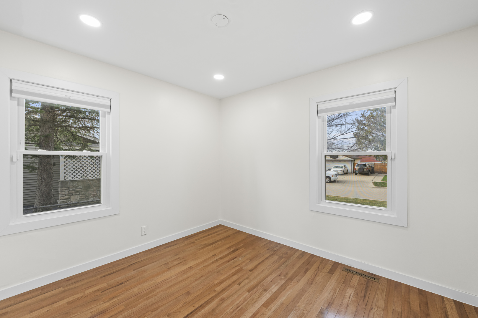 25 Mccabe Drive, Streamwood, IL 60107