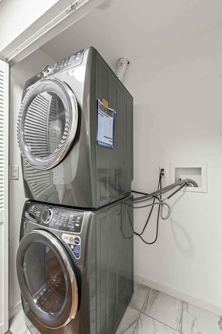 25 Mccabe Drive, Streamwood, IL 60107