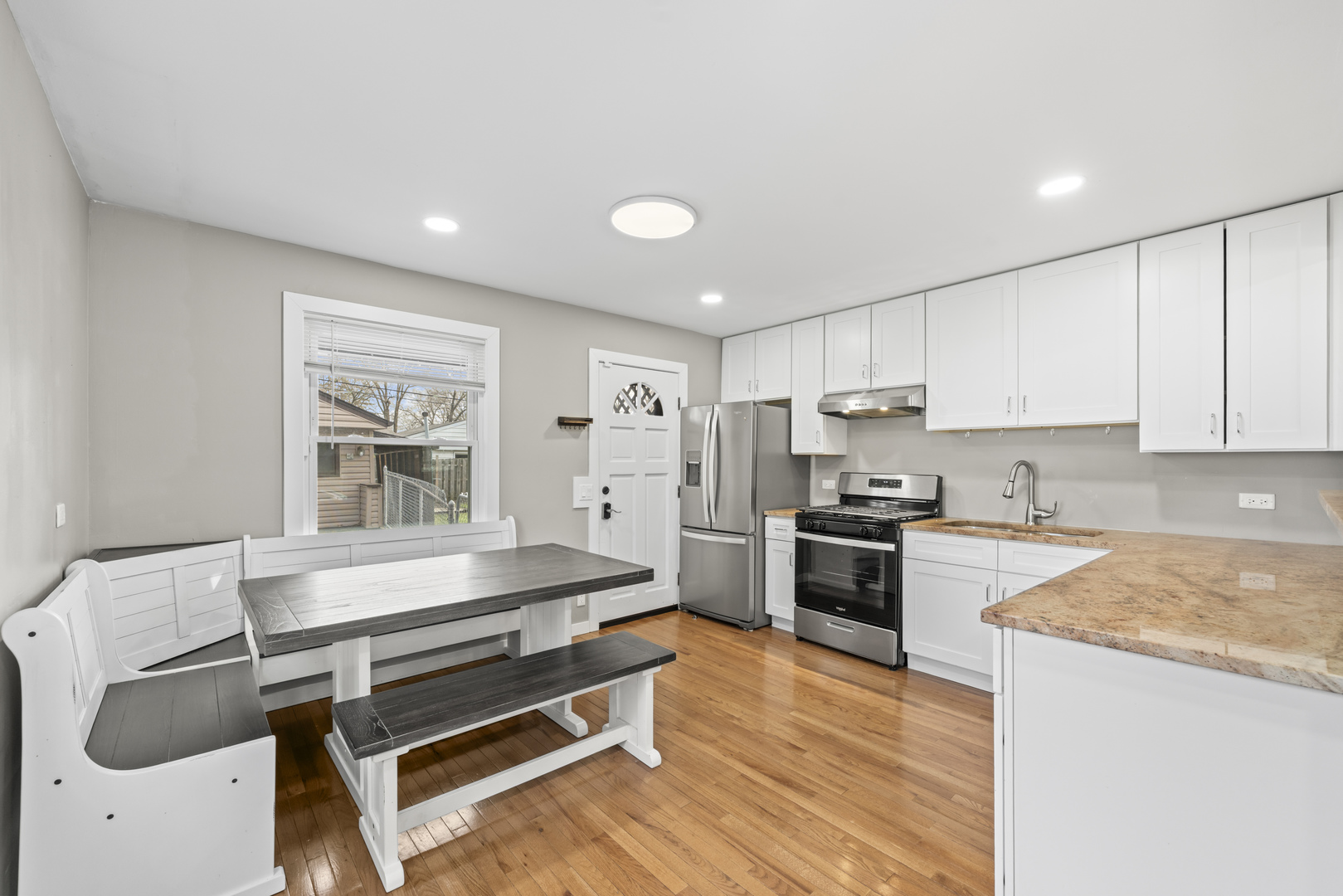 25 Mccabe Drive, Streamwood, IL 60107