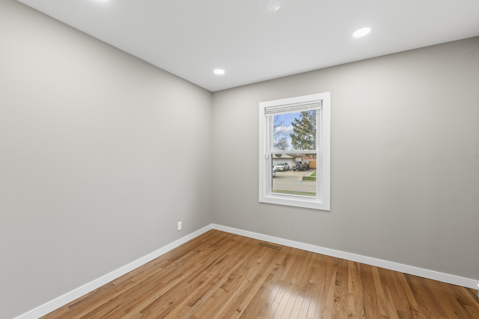 25 Mccabe Drive, Streamwood, IL 60107