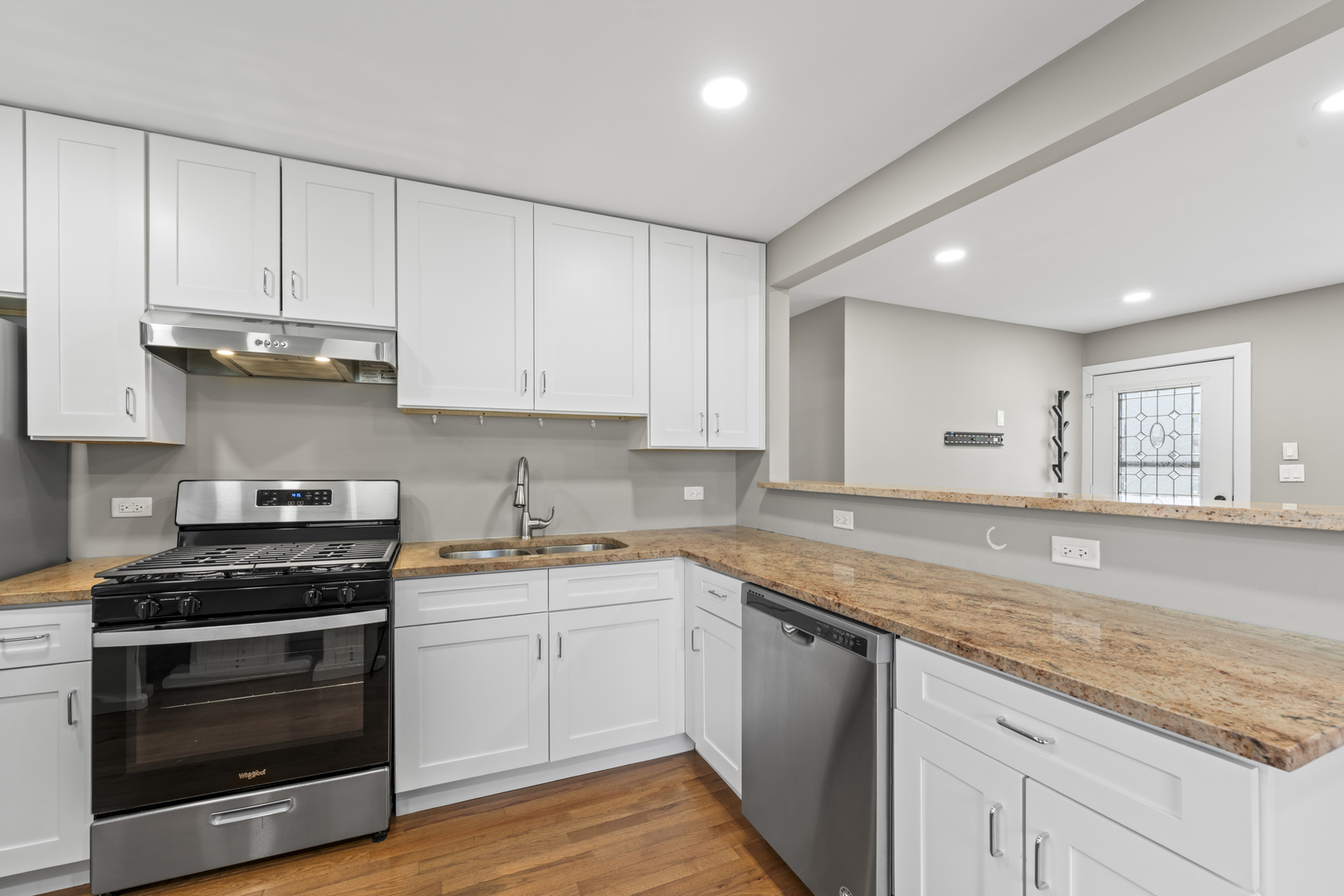 25 Mccabe Drive, Streamwood, IL 60107