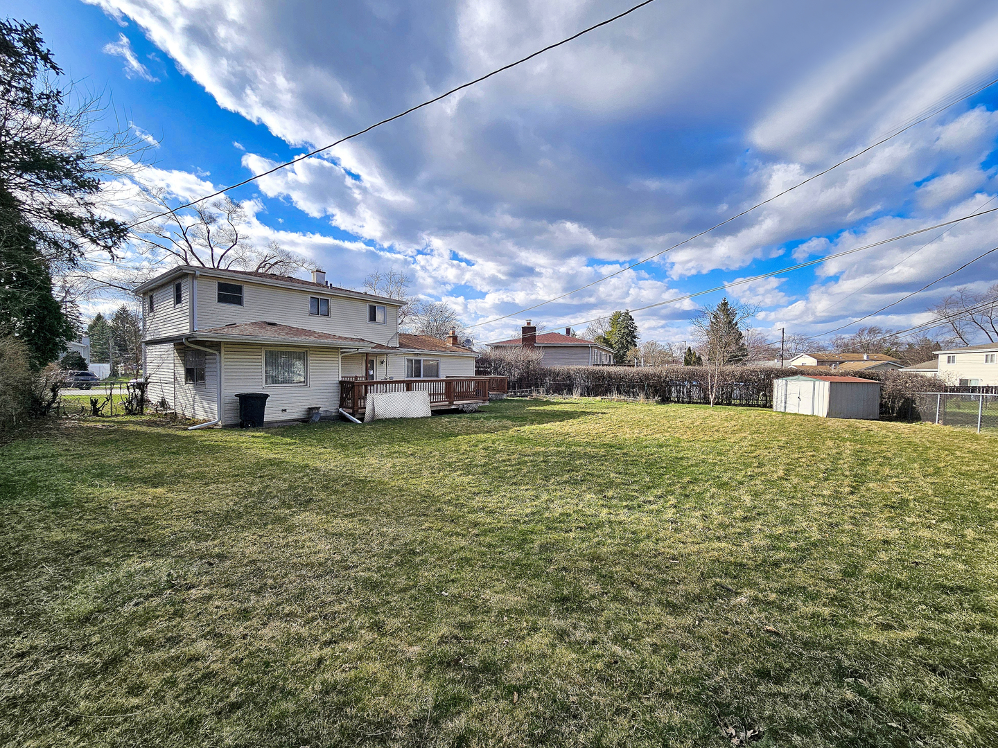 357 N PIONEER Drive, Addison, IL 60101